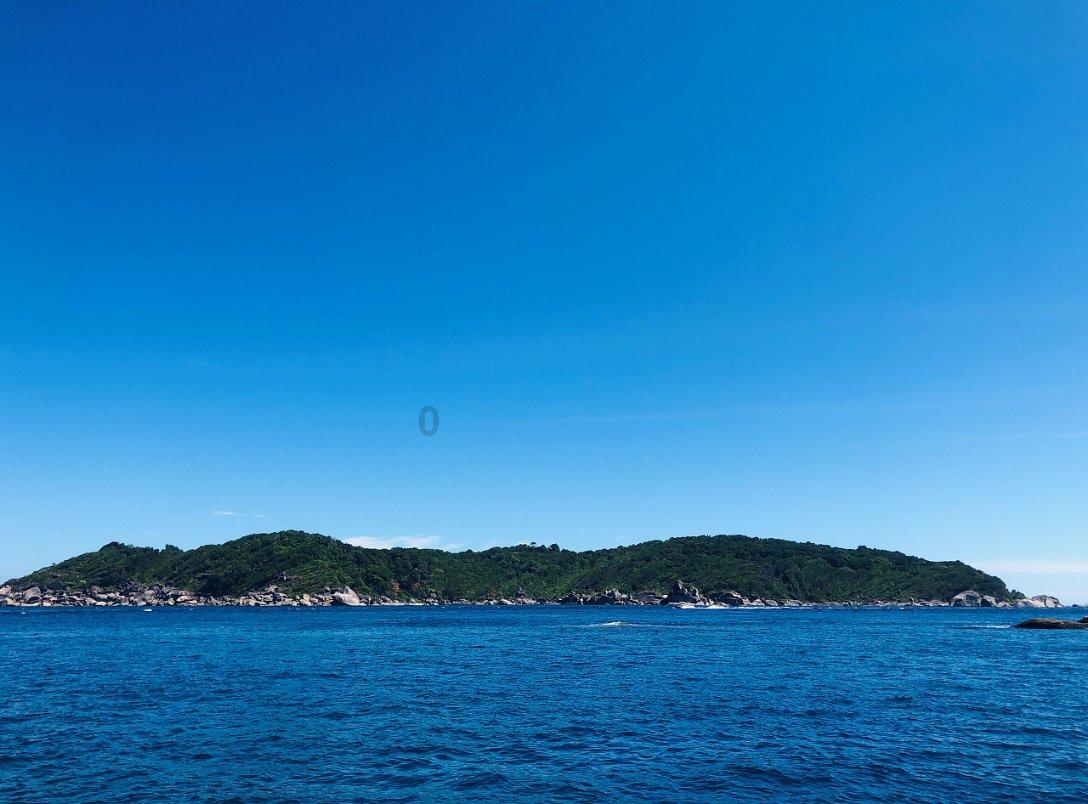 笔记本电脑长期不用，应该一直插着电源还是拔掉电源？游戏画面